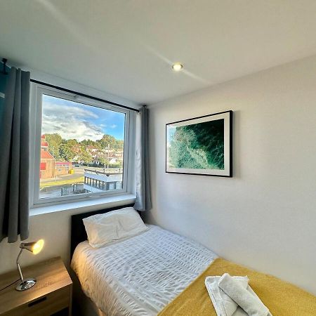 Furnished 2Br - Sunset Haven With Wifi & Free Parking By Brookland Stays Leeds  Exterior foto